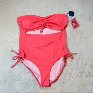 Decree Women’s Exotic Textured Monokini Coral One Piece Swimsuit Cutout Vacation